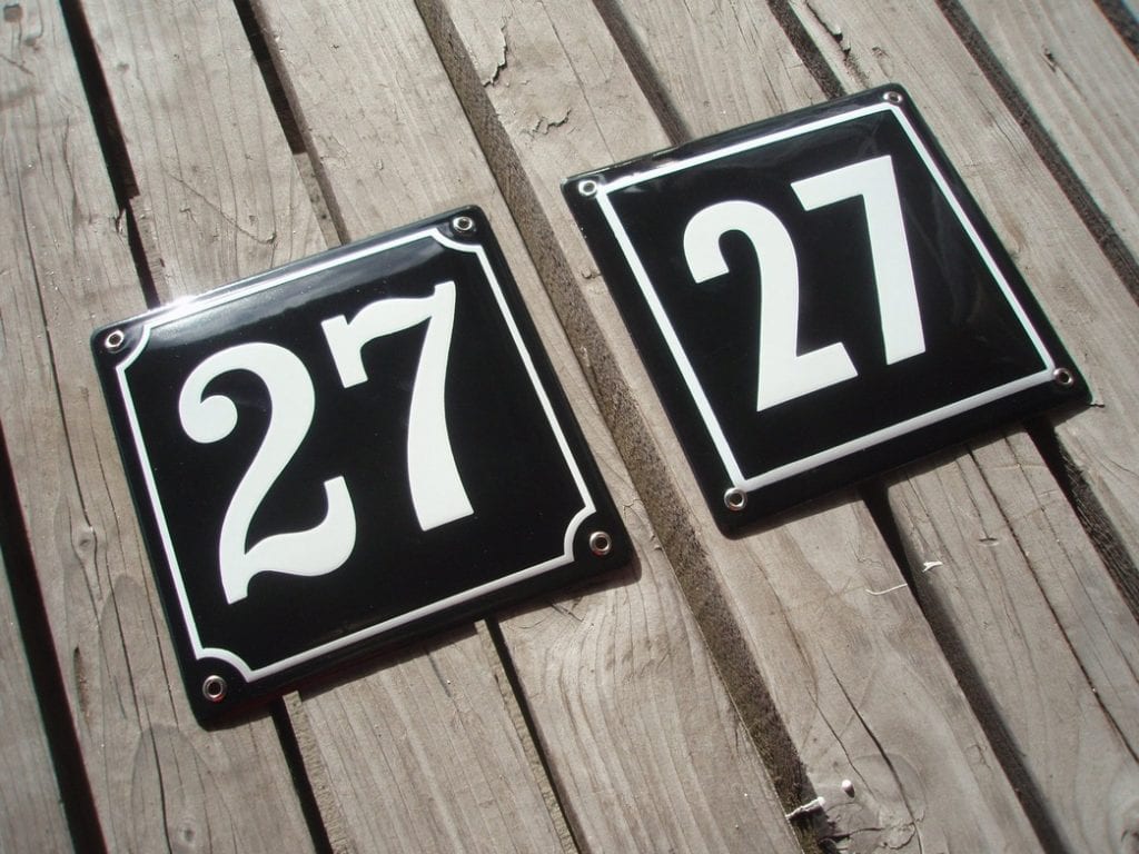 Clarendon med fransk ram eller futura med rak ram